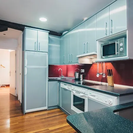 Apartment Old Town Madari By People