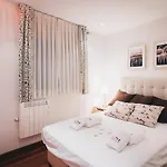 Apartman Old Town Madari By People